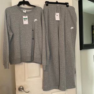 Nike sweatsuit